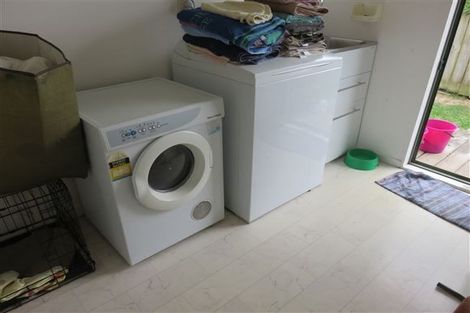 Photo of property in 163b Colwill Road, Massey, Auckland, 0614