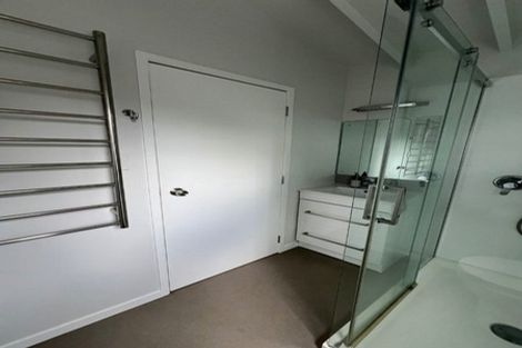 Photo of property in 1/62 Beresford Street, Bayswater, Auckland, 0622