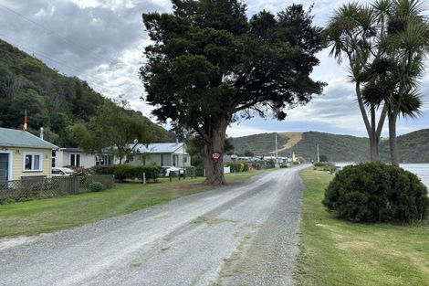 Photo of property in 25 Riverside Road, Taieri Mouth, 9091