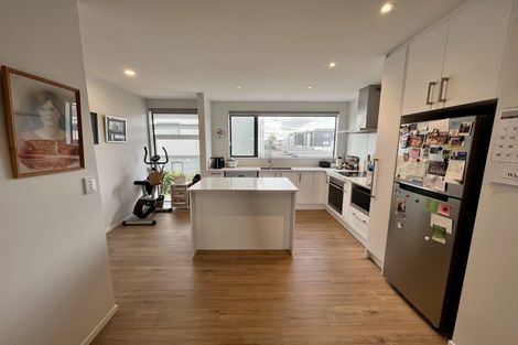 Photo of property in 10 Memorial Park Lane, Hobsonville, Auckland, 0618