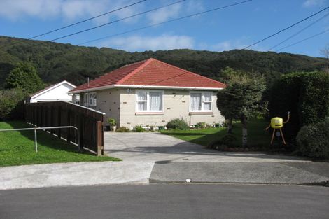 Photo of property in 9 Willow Grove, Wainuiomata, Lower Hutt, 5014