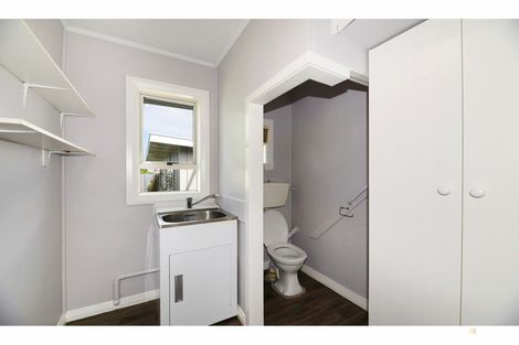 Photo of property in 43 Harris Street, Waimate, 7924