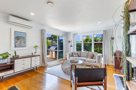 Photo of property in 29 Ward Crescent, Te Atatu Peninsula, Auckland, 0610