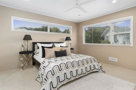 Photo of property in 8 Intrepid Place, Torbay, Auckland, 0630