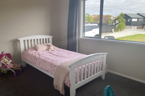 Photo of property in 10 Langwell Place, Papakowhai, Porirua, 5024