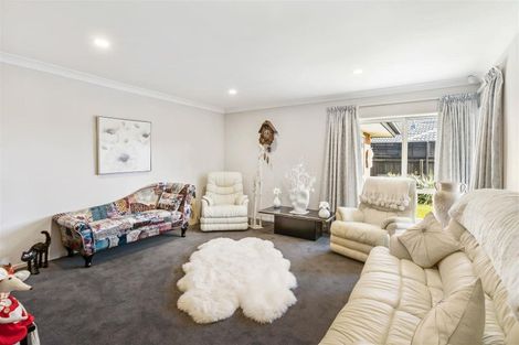 Photo of property in 5 Amoka Crescent, Parklands, Christchurch, 8083