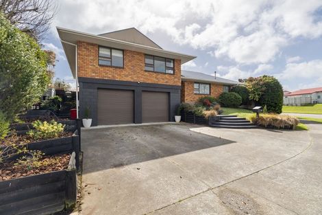 Photo of property in 55 Rhodes Drive, Kelvin Grove, Palmerston North, 4414