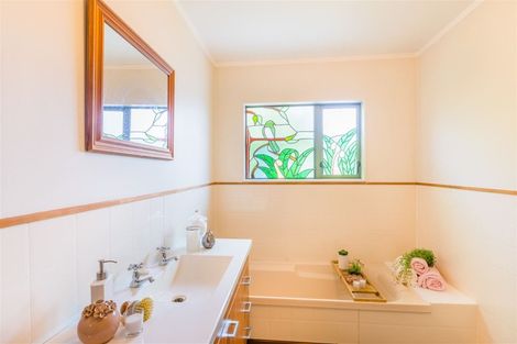 Photo of property in 191 Mazengarb Road, Paraparaumu, 5032