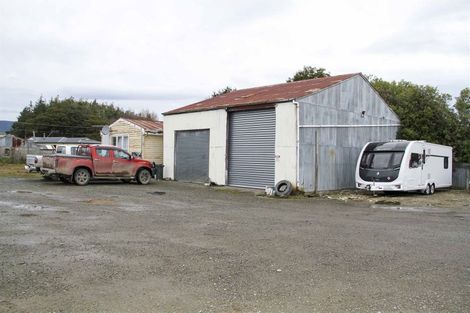 Photo of property in 14 Ferry Road, Tuatapere, 9620