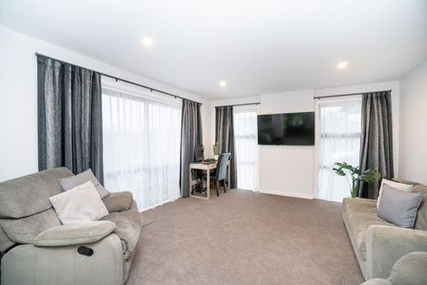 Photo of property in 22 Monaco Grove, Fitzherbert, Palmerston North, 4410