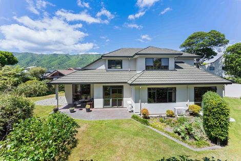 Photo of property in 30 Awanui Drive, Waikanae, 5036