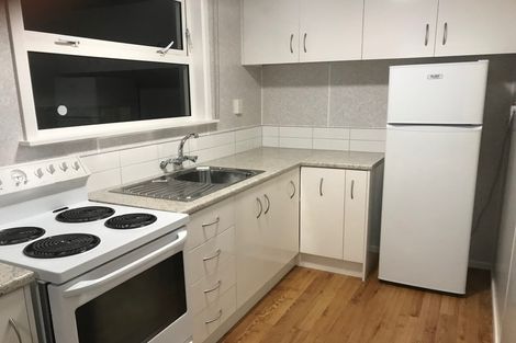 Photo of property in 118 Lyall Parade, Lyall Bay, Wellington, 6022