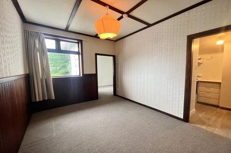 Photo of property in 9 Hungerford Road, Lyall Bay, Wellington, 6022