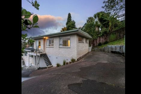 Photo of property in 2/7 Malters Place, Browns Bay, Auckland, 0630