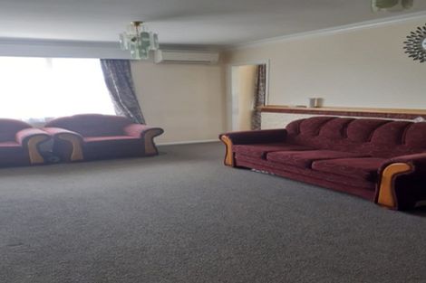 Photo of property in 45 Kenmore Street, Newlands, Wellington, 6037