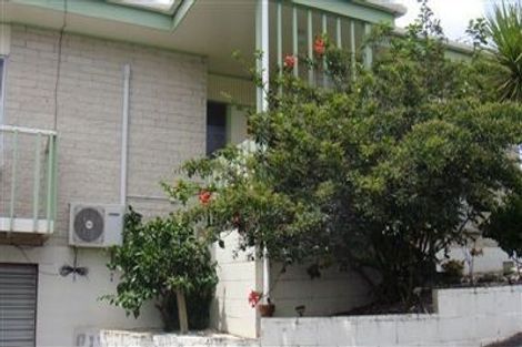 Photo of property in 1/425 East Coast Road, Mairangi Bay, Auckland, 0630