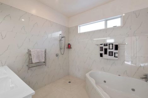 Photo of property in 126 Cannon Hill Crescent, Mount Pleasant, Christchurch, 8081