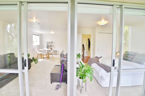 Photo of property in 4/11 Sentinel Road, Herne Bay, Auckland, 1011