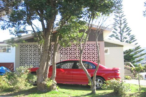 Photo of property in 6 Lupin Terrace, Tawa, Wellington, 5028