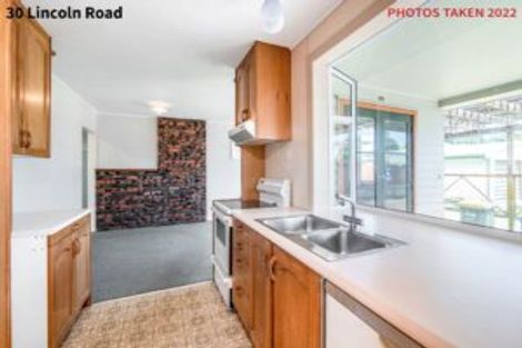 Photo of property in 30 Lincoln Road, Henderson, Auckland, 0610