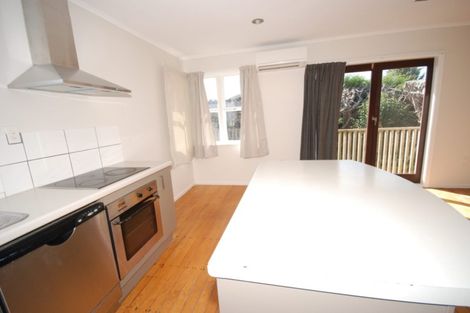 Photo of property in 21 Chilcott Road, Henderson, Auckland, 0612