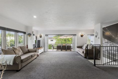 Photo of property in 76 Marine Parade, Mellons Bay, Auckland, 2014