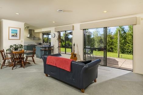 Photo of property in 25 Wyn Close, Kaukapakapa, 0871