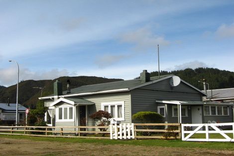 Photo of property in 49 Church Street, Reefton, 7830