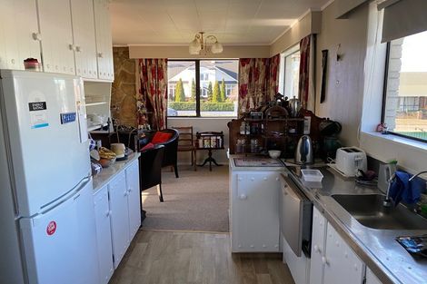 Photo of property in 13 Victoria Avenue, Dannevirke, 4930