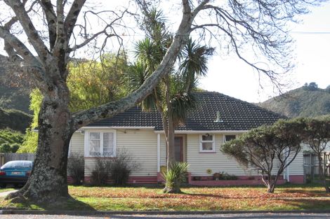 Photo of property in 99 Kowhai Street, Naenae, Lower Hutt, 5011