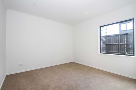 Photo of property in 33 Wallace Road, Ranui, Auckland, 0612