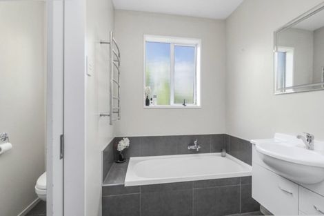 Photo of property in 106 Regency Crescent, Redwood, Christchurch, 8051