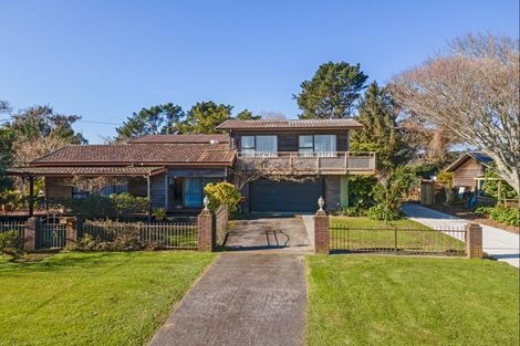 Photo of property in 27 Donnelly Street, Oakura, 4314