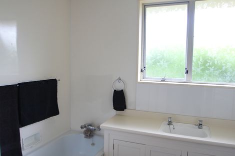 Photo of property in 39 Awamoa Road, Holmes Hill, Oamaru, 9401