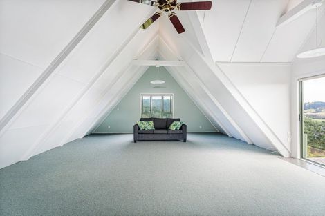 Photo of property in 13 Tairua Heights, Tairua, 3508