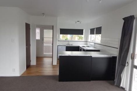 Photo of property in 1/3 Flagstaff Place, Massey, Auckland, 0614