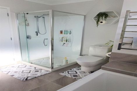 Photo of property in 9 Sacred Kingfisher Road, Hobsonville, Auckland, 0616