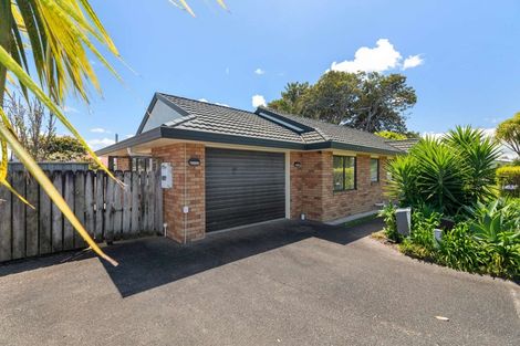 Photo of property in 10 Magnolia Drive, Waiuku, 2123