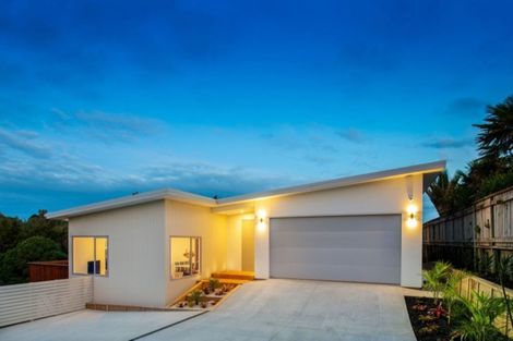 Photo of property in 2 Fern Lane, Whalers Gate, New Plymouth, 4310