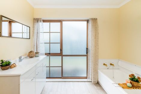 Photo of property in 2b Tawa Street, Waikanae, 5036