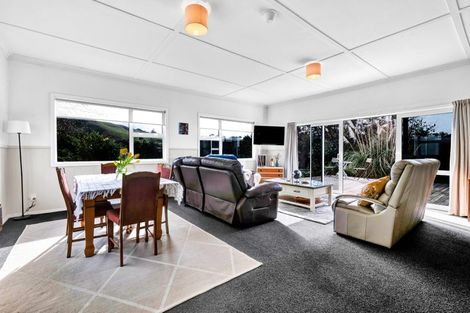 Photo of property in 34 Kawei Road, Ohawe, Hawera, 4671