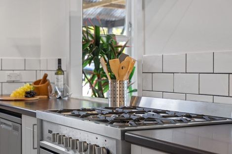 Photo of property in 1886 State Highway 1, Kaiwaka, 0573