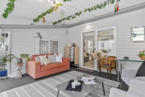 Photo of property in 11 Kamahi Crescent, Papamoa Beach, Papamoa, 3118