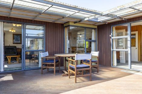 Photo of property in 14 Fairview Terrace, Waipahihi, Taupo, 3330