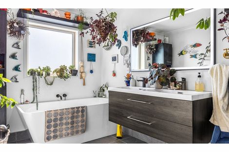 Photo of property in 20 Linkwater Way, Parklands, Christchurch, 8083