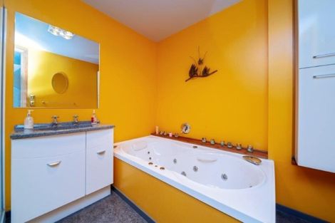 Photo of property in 2 High Road, Hawera, 4610