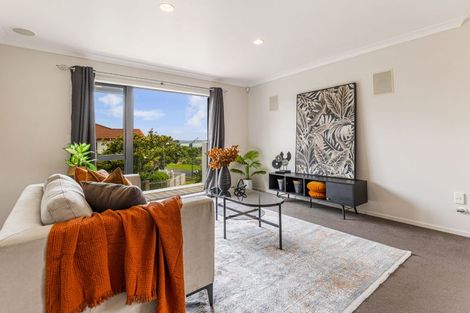 Photo of property in 7 Landmark Drive, Te Atatu Peninsula, Auckland, 0610