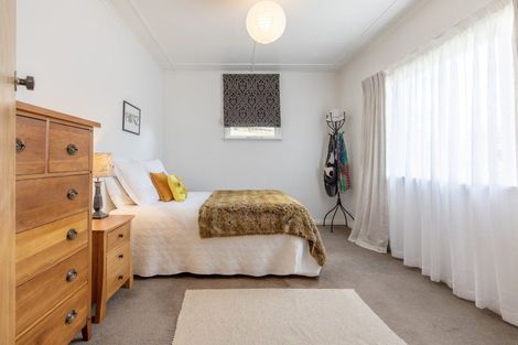 Photo of property in 18 Rose Street, Waipawa, 4210