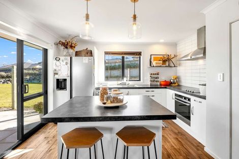 Photo of property in 28 Macdonald Heights, Feilding, 4702