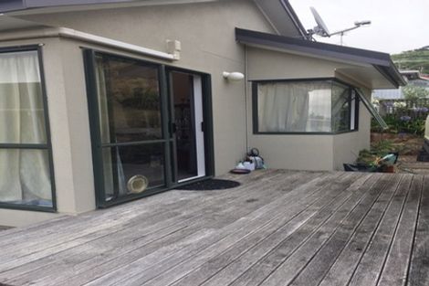 Photo of property in 2 Meadowcroft Grove, Johnsonville, Wellington, 6037